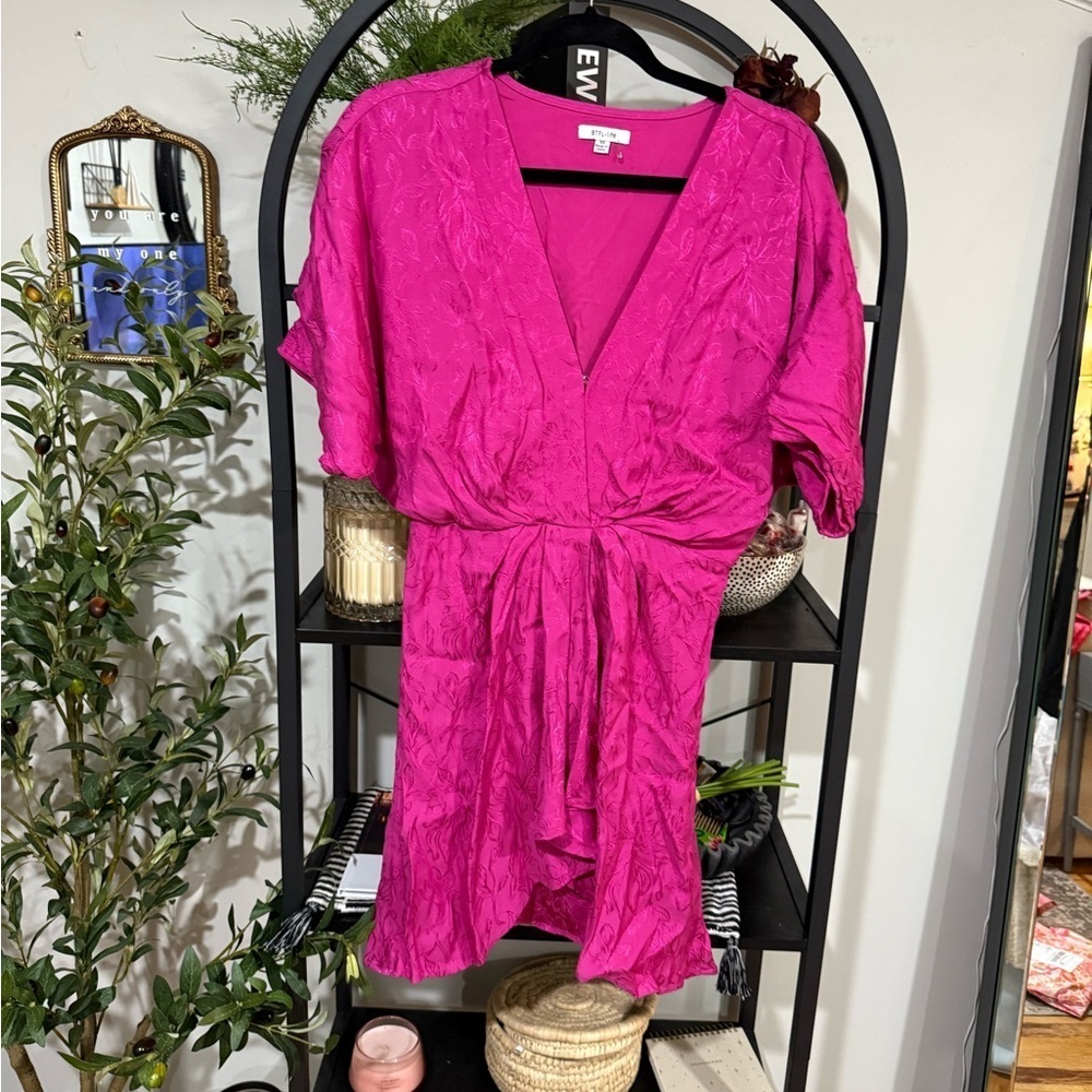 BTFL-life Fuchsia v neck Mini Dress size xs